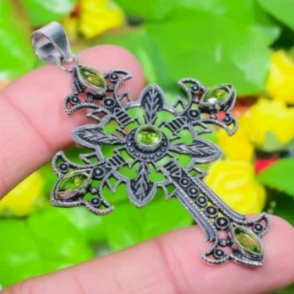Peridot Gemstone 925 Sterling Silver Handmade Cross Pendant Necklace